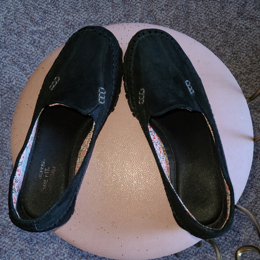 Womens Sketcher foam soul shoe size 9